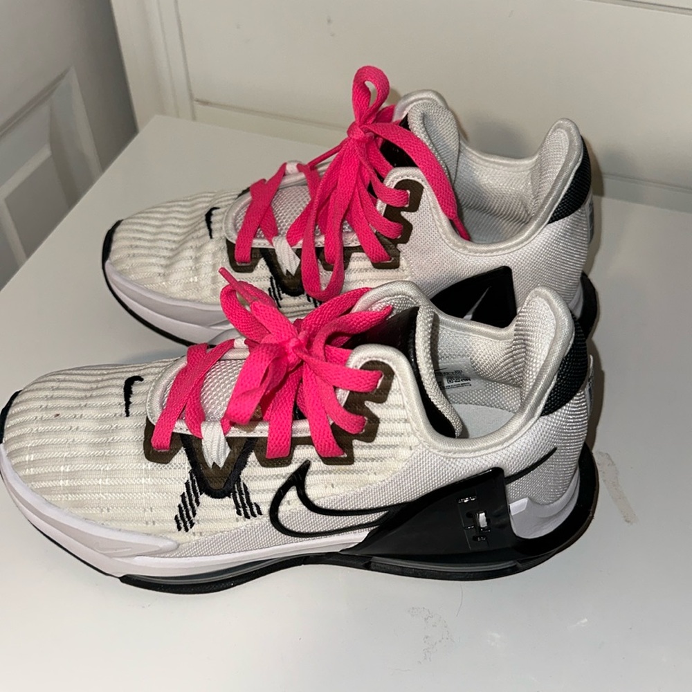 Nike Lebron Witness 7s